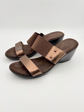 Dexflex Comfort Brown Bronze Two Band Slide Sandals Wedge Heel 8 1/2 W